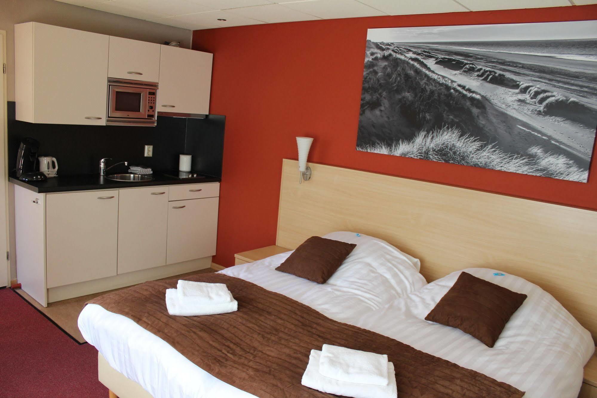 Hotel Restaurant 'T Klokje Renesse Ngoại thất bức ảnh